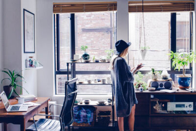 ¿Alquilar por su cuenta o a través de una agencia? 1 bench accounting 49907 unsplash g strongoptimized