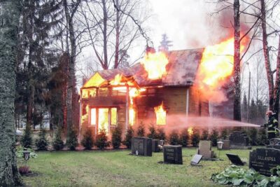 Fuego ! ¿Qué hacer cuando tu casa se ha quemado? 1 fire 253614 1280 1 1