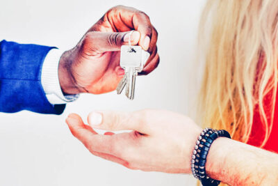 3 cosas que no debes decir al ver una casa 1 visit house get the keys