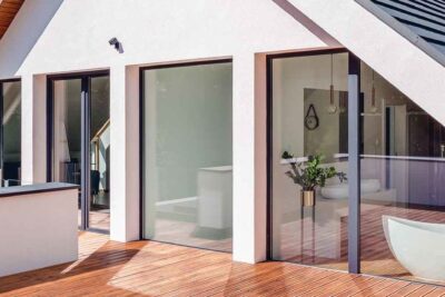 Todo sobre la vivienda Q-ZEN y su impacto ambiental 1 wooden home terrace e1602684712954